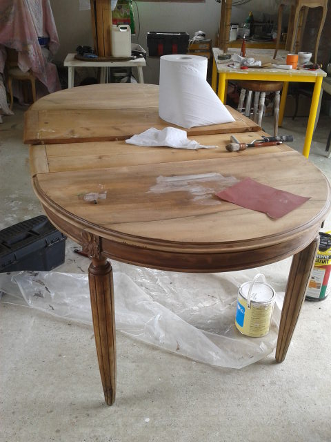 Table Style L.XVI Avant.
