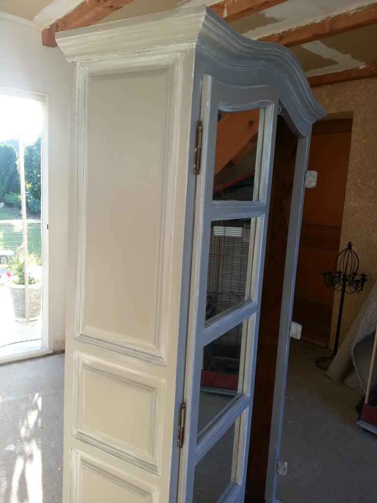 Relooking de l'armoire en cours....