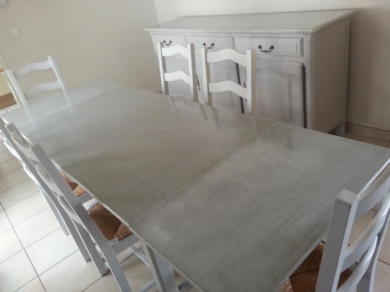 TABLE ET ENFILADE AVEC PLATEAUX BETON CIRE