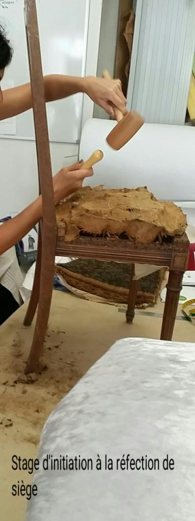 Stagiaire en cours d'initiation à la tapisserie ! 