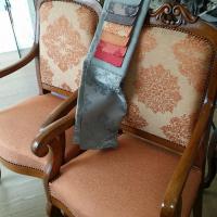 Paires de Fauteuils  restauration recouvert de Tissus Chanee/ Deschemaker