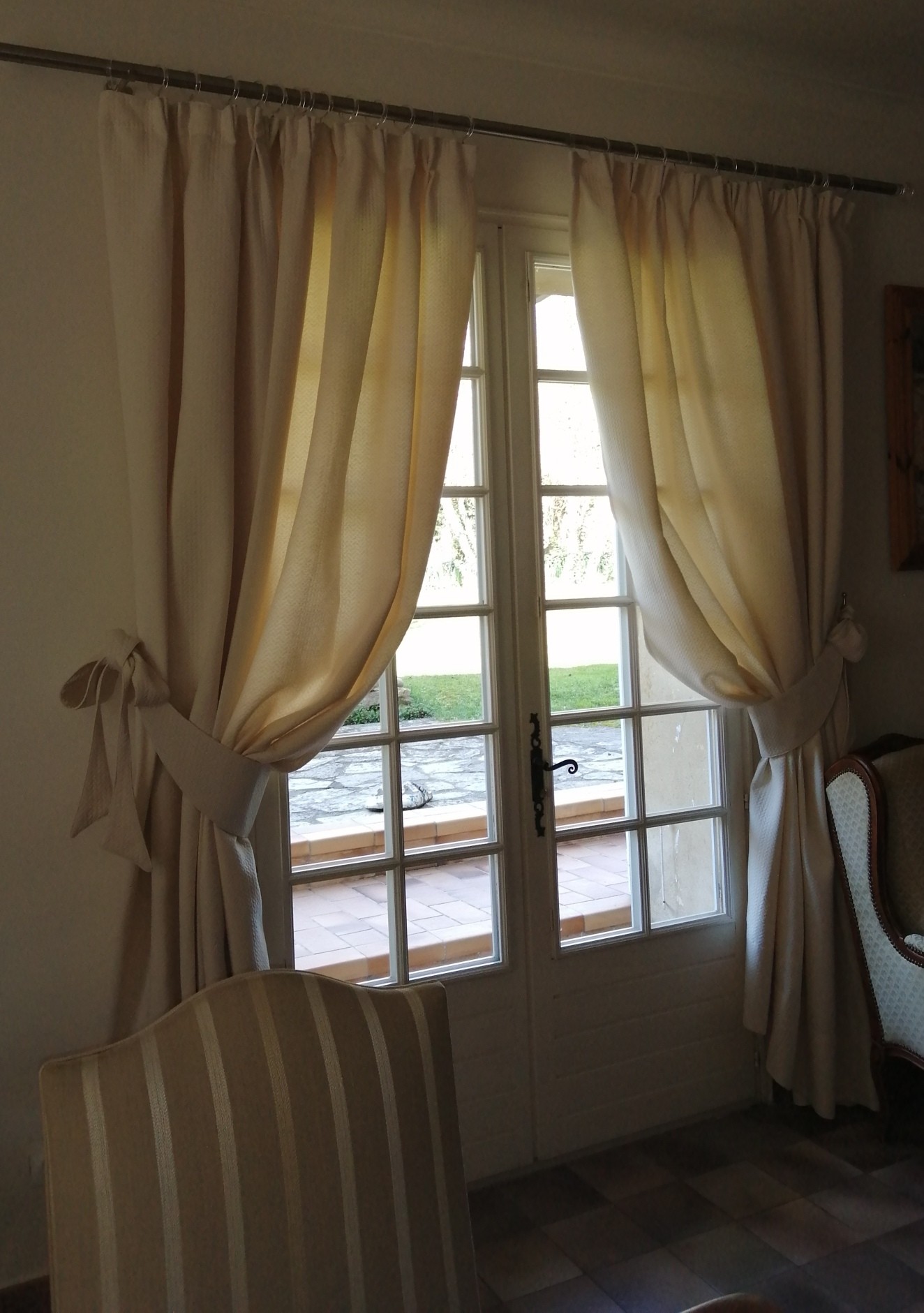 Decors de fenetres pique ecru casal embrasses sur mesures