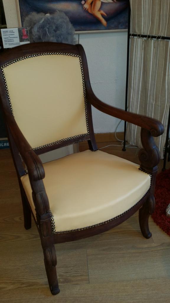 Paire de fauteuils Empire & Restauration recouvert d'un cuir C M