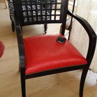 Fauteuil Rouge & Noir Création Atelier de SANDY DECO