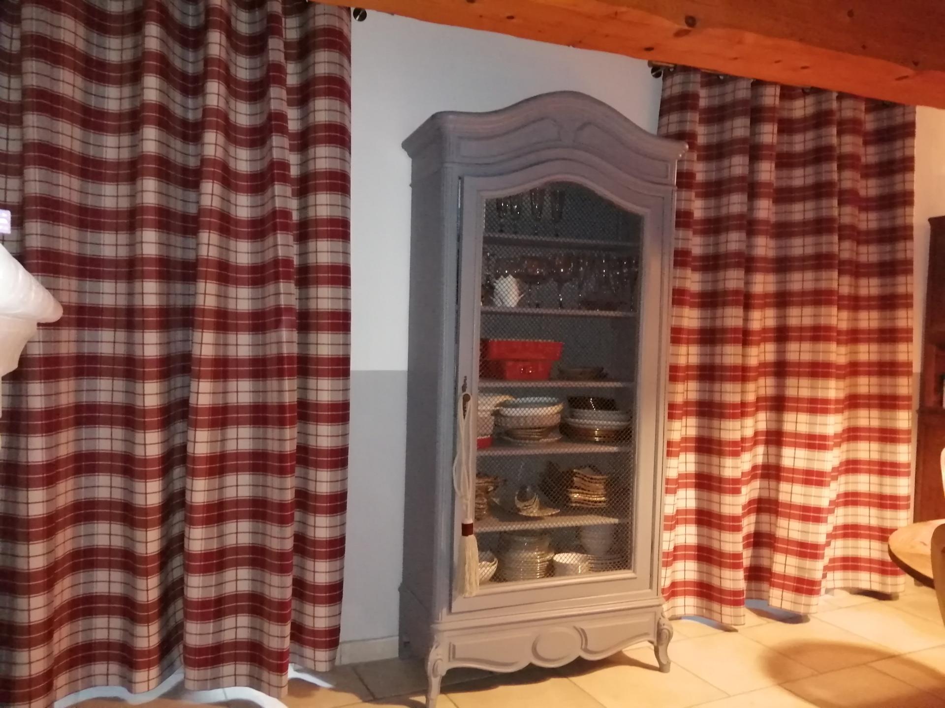 CONFECTION RIDEAUX SUR MESURE
